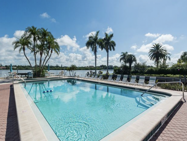 Beachside resort Garden View
